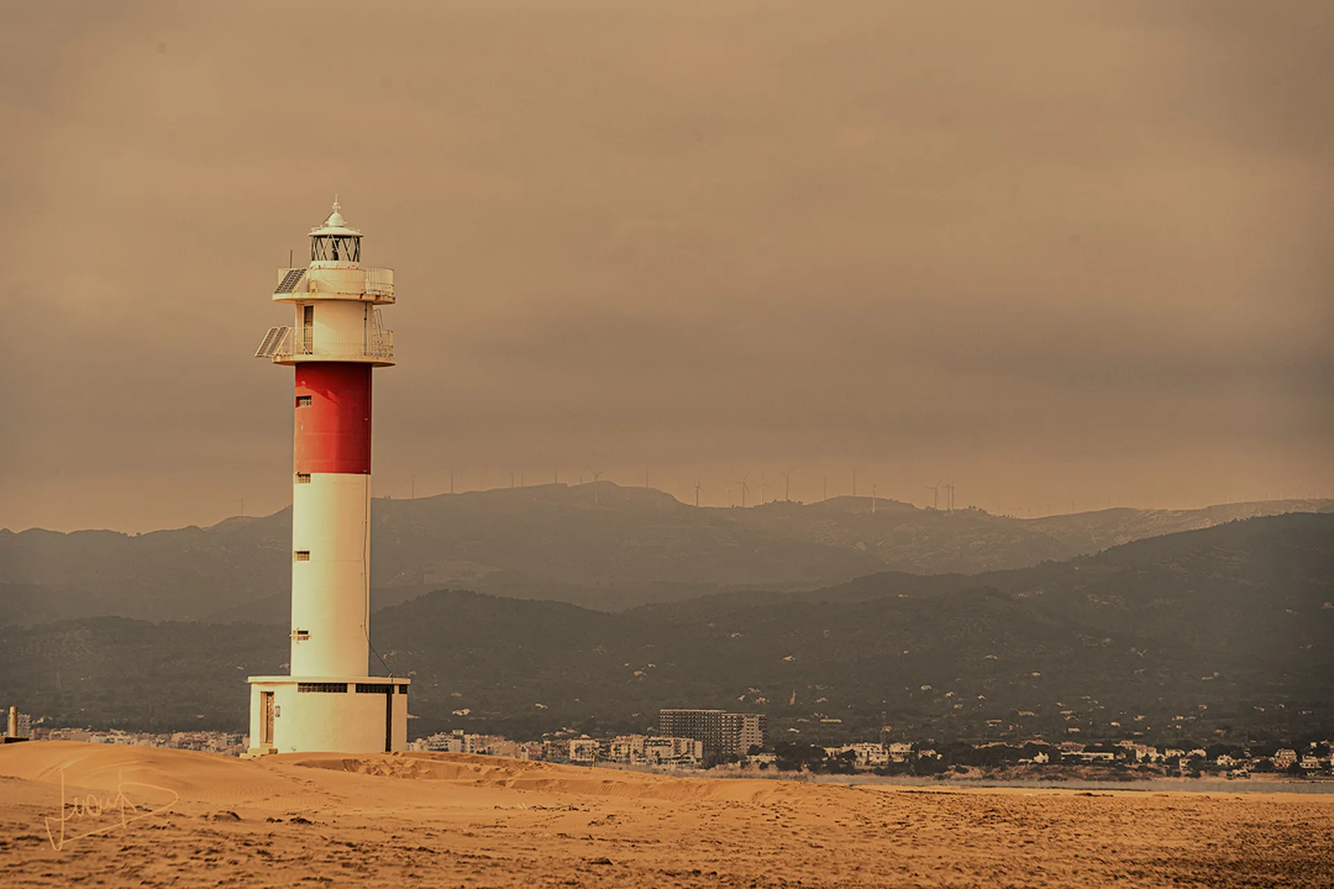 Vista exterior del Faro del Fangar